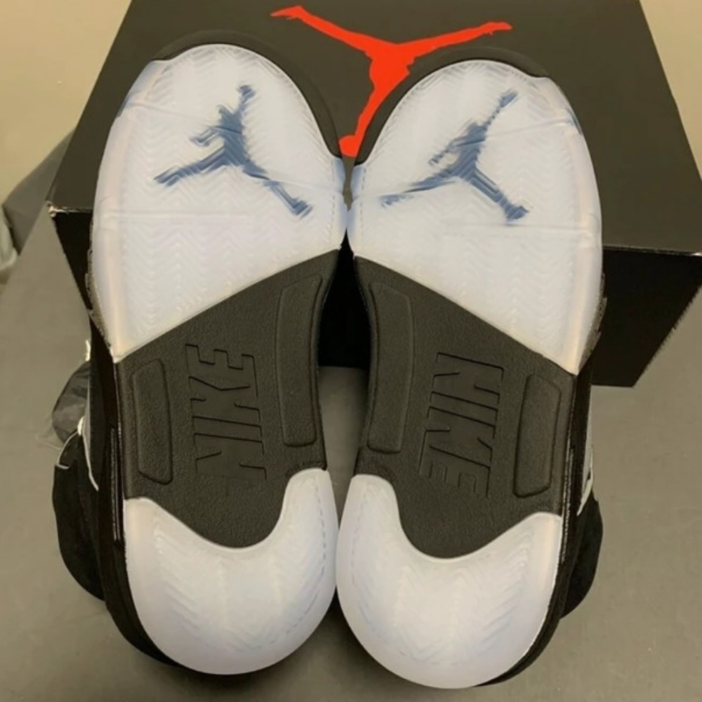 Jordan 5 Retro OG Black Metallic Reimagined - Picture 5 of 5